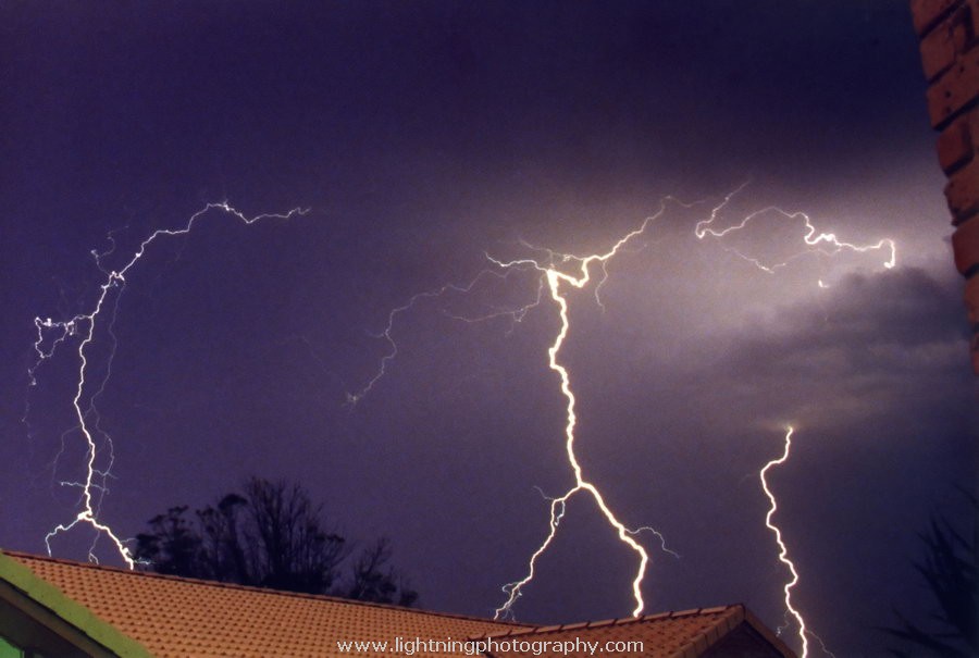 Lightning Image 1990122313