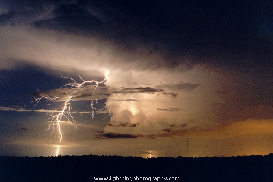 Lightning Image 1997120410