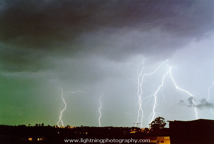 Lightning Image 1998020433