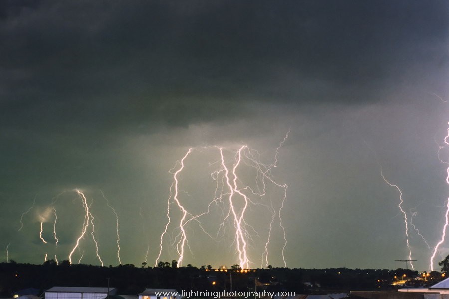 Lightning Image 1998020435