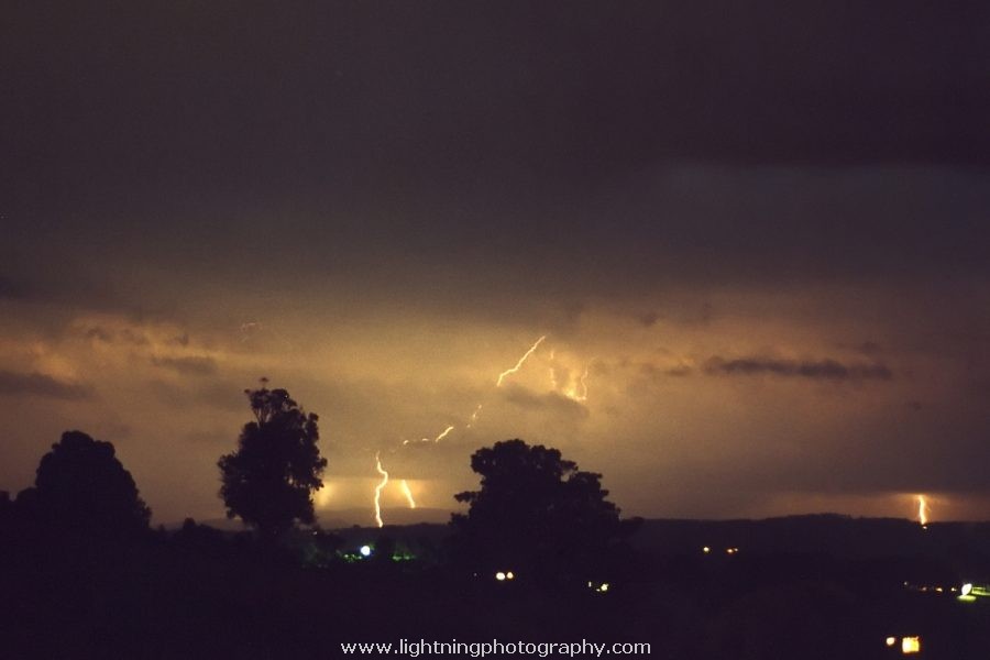 Lightning Image 2001090103