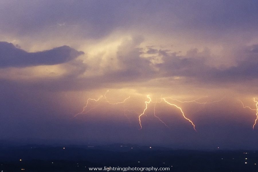 Lightning Image 2001122225