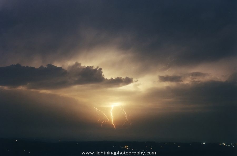 Lightning Image 2001122227