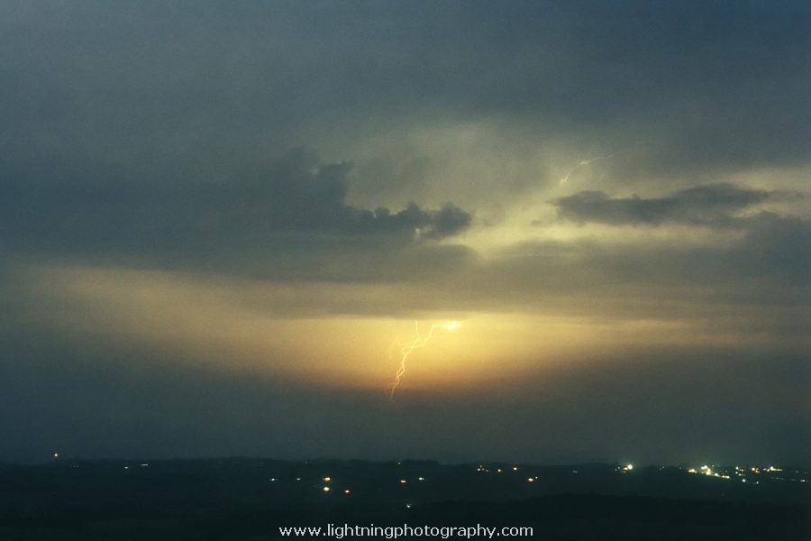 Lightning Image 2001122228