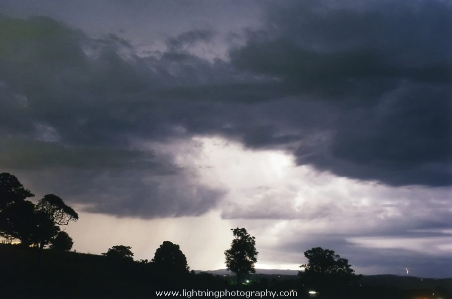 Lightning Image 2002032630