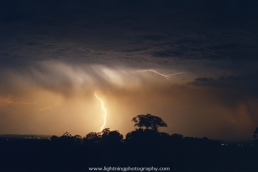 Lightning Image 2002111003