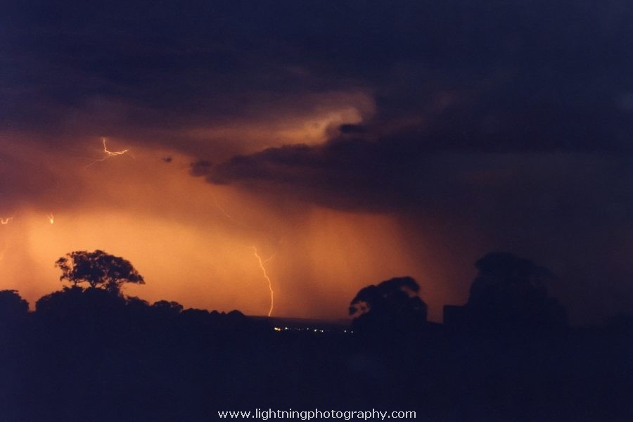 Lightning Image 2002111006