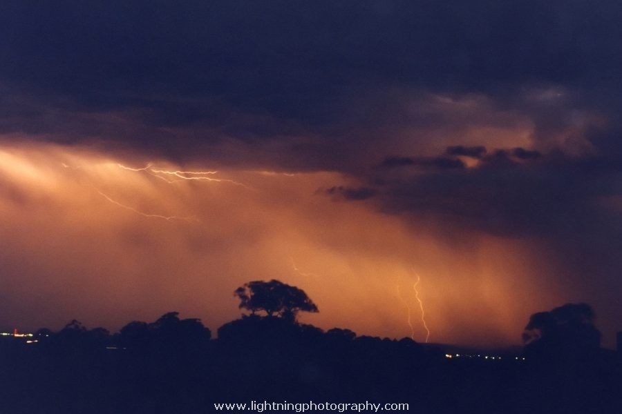 Lightning Image 2002111007