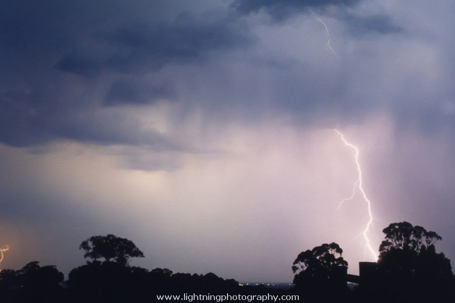 Lightning Image 2002111022