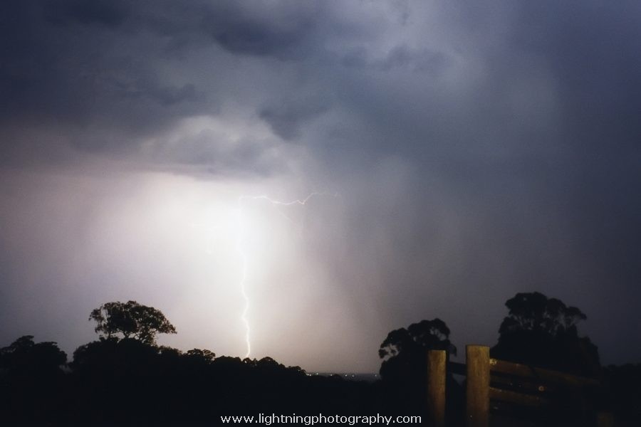 Lightning Image 2002111028