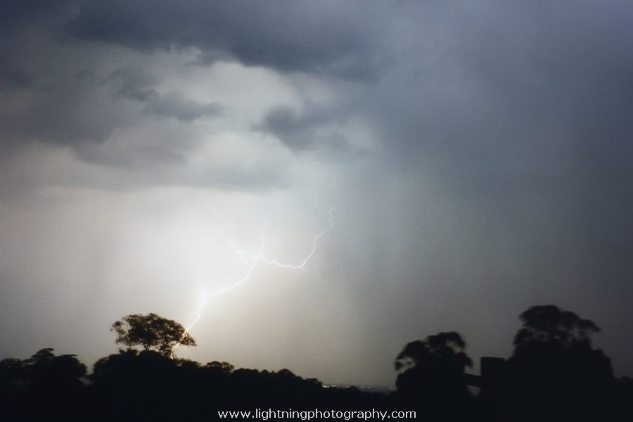 Lightning Image 2002111029