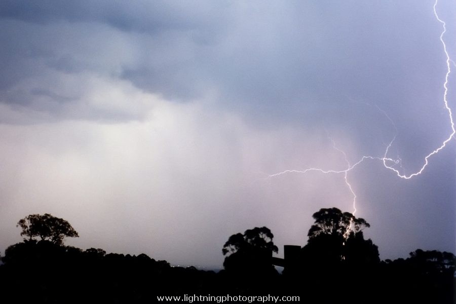 Lightning Image 2002111030