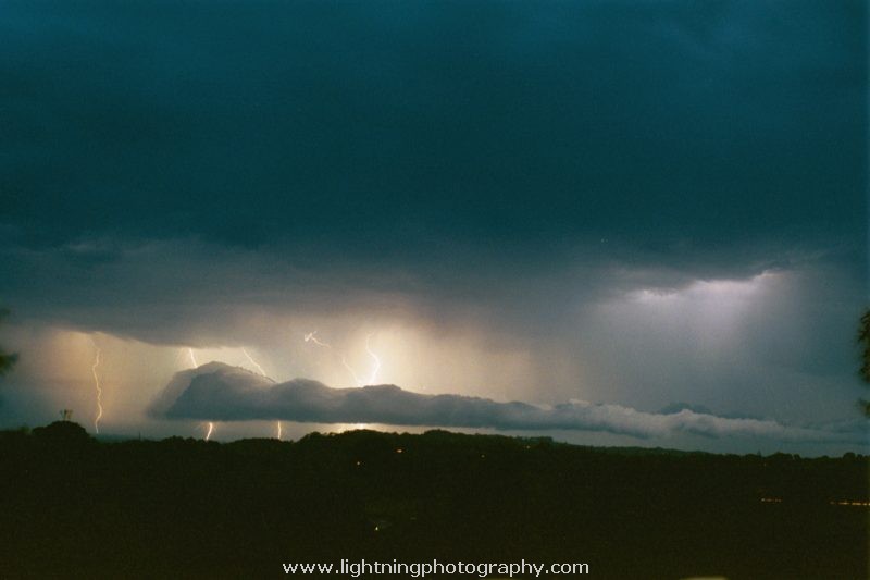 Lightning Image 2003010816