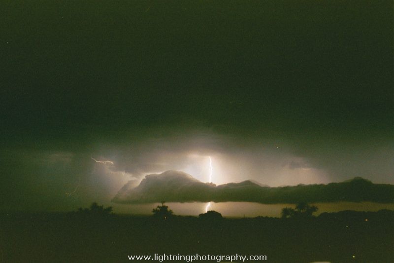 Lightning Image 2003010821