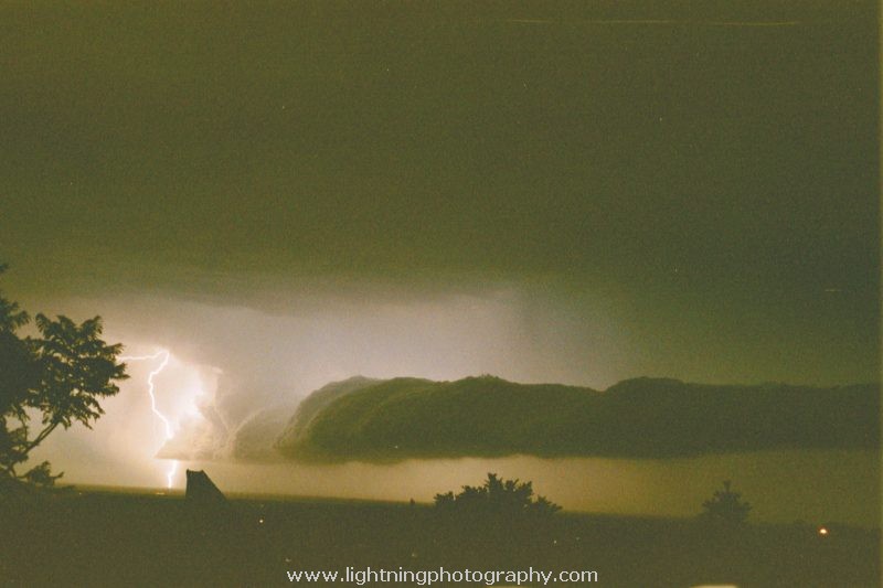 Lightning Image 2003010826