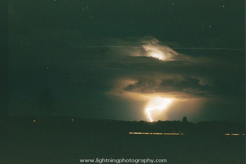 Lightning Image 2003010833