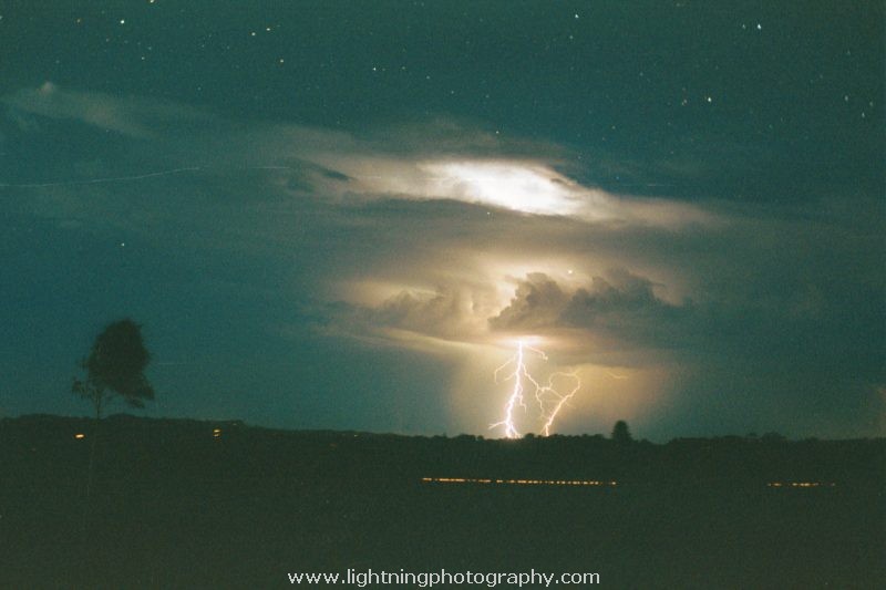 Lightning Image 2003010834