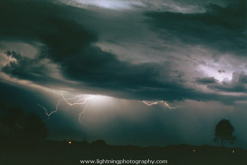 Lightning Image 2003010848