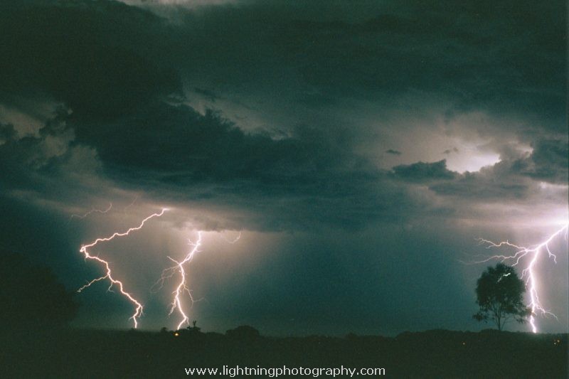 Lightning Image 2003010849