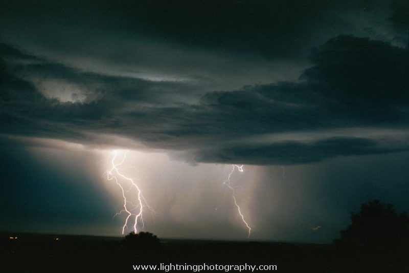 Lightning Image 2003010859