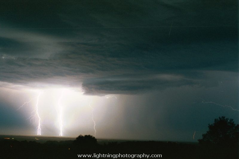 Lightning Image 2003010860