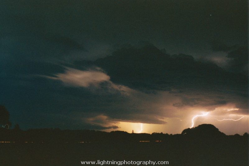 Lightning Image 2003010862