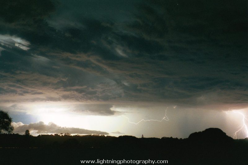 Lightning Image 2003010867