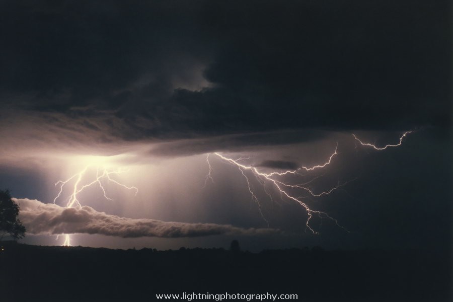 Lightning Image 2003010874