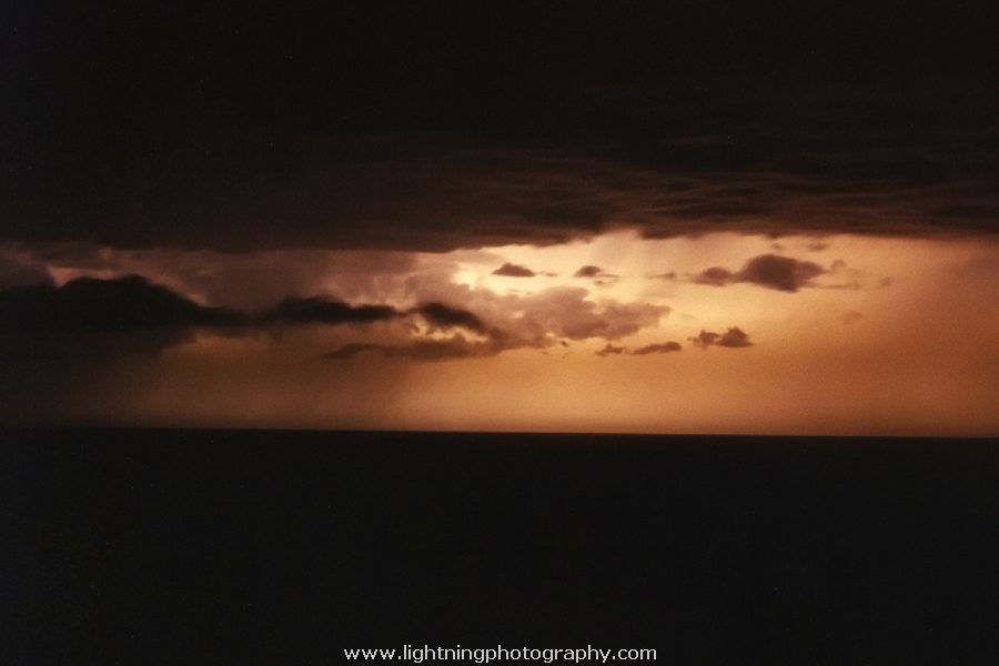 Lightning Image 2003033028