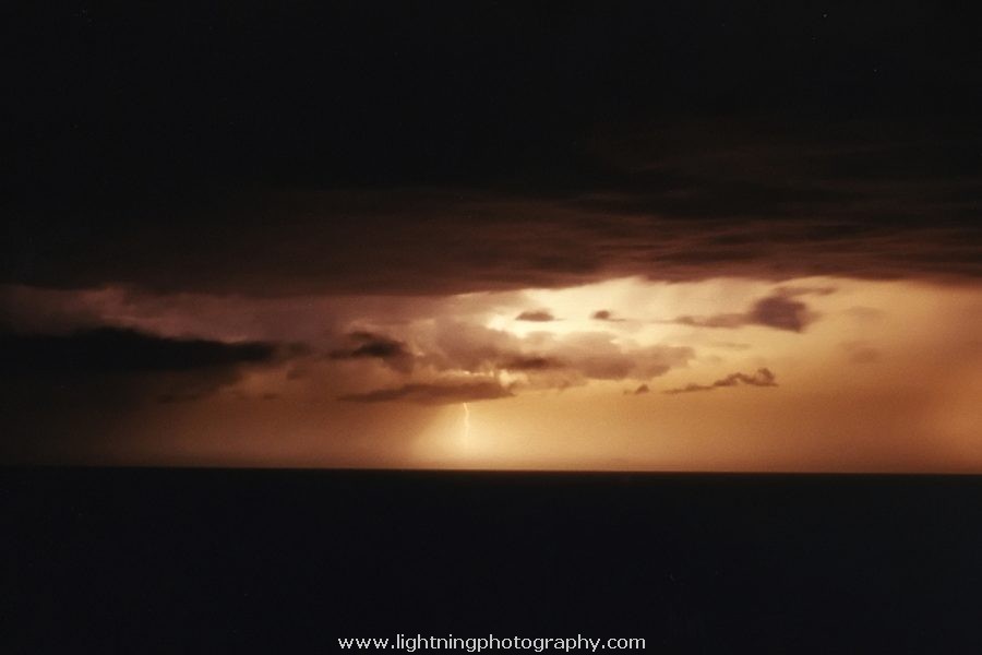 Lightning Image 2003033029