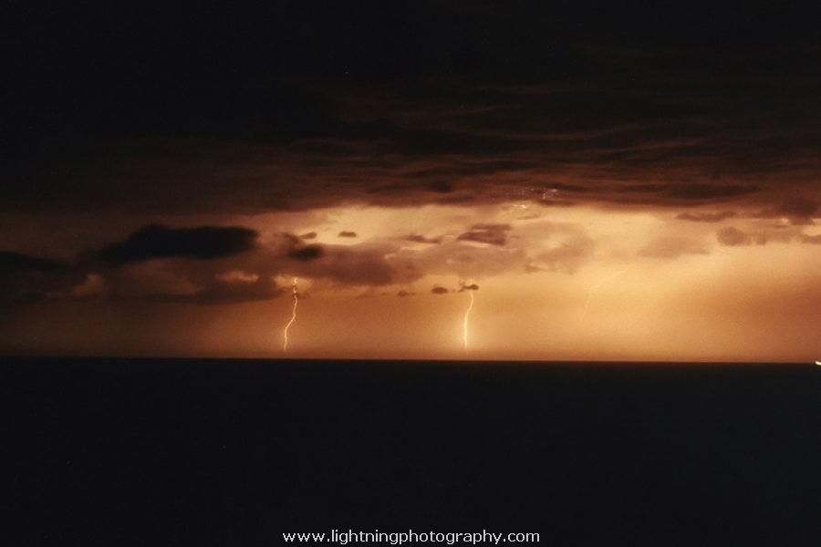 Lightning Image 2003033030