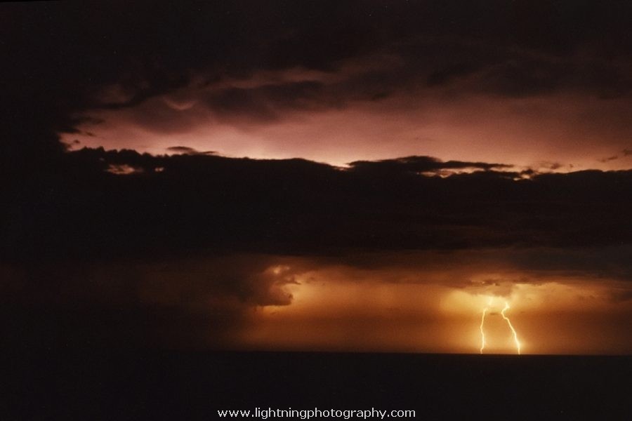 Lightning Image 2003033036