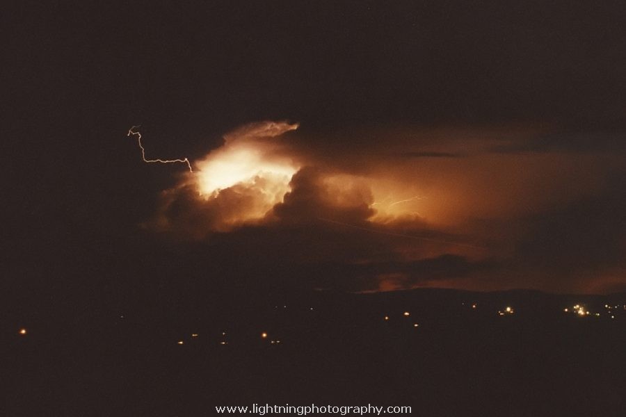 Lightning Image 2003033038