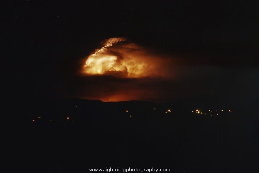 Lightning Image 2003033040