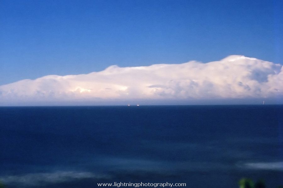 Lightning Image 2003101012