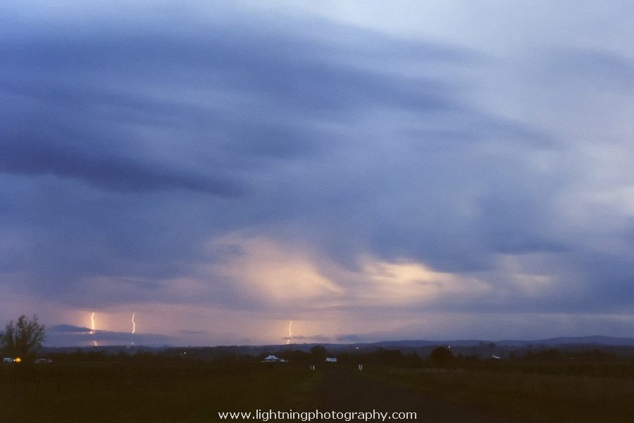 Lightning Image 2003102517
