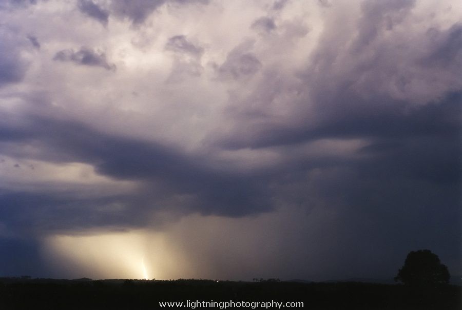 Lightning Image 2003102520