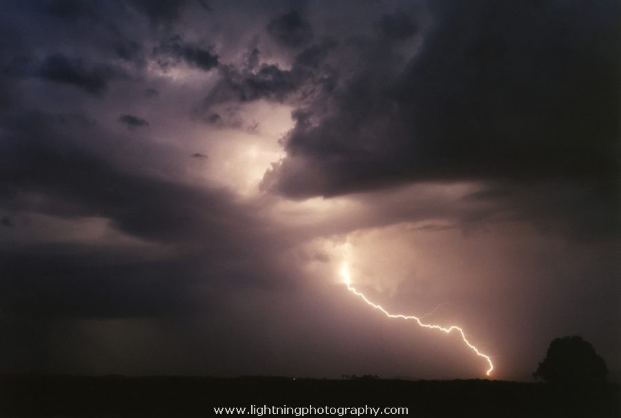 Lightning Image 2003102521