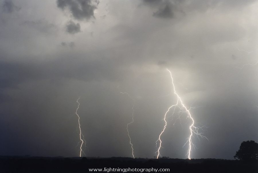 Lightning Image 2003102529