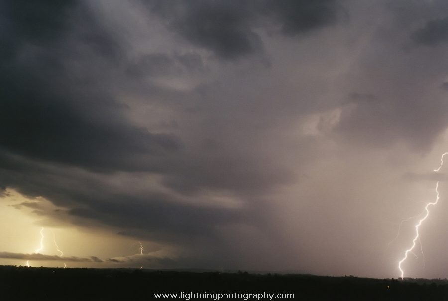 Lightning Image 2003102532