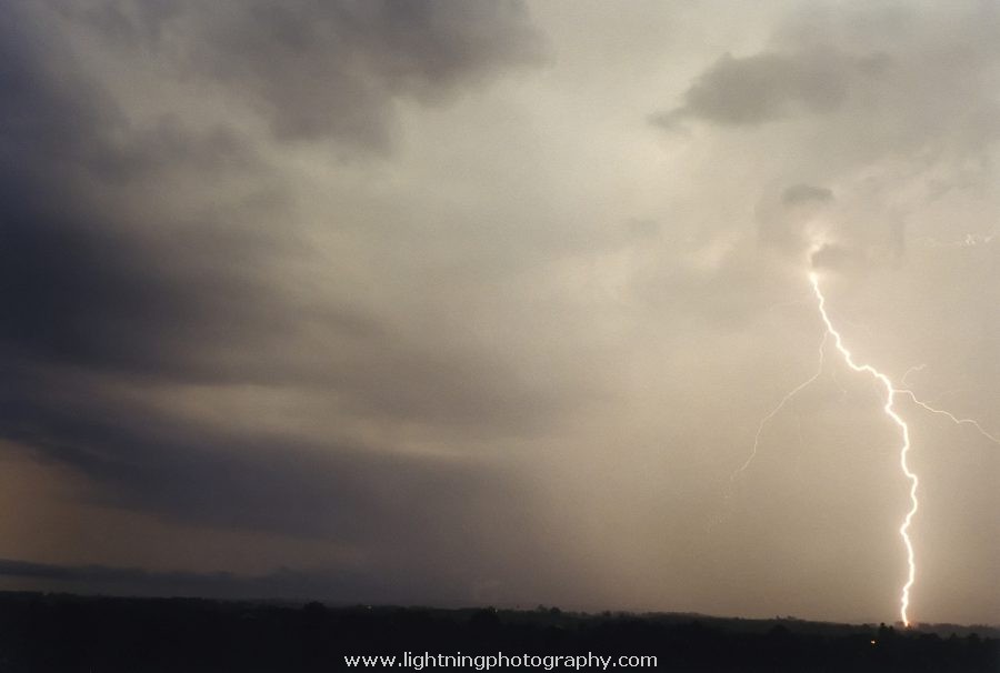 Lightning Image 2003102533