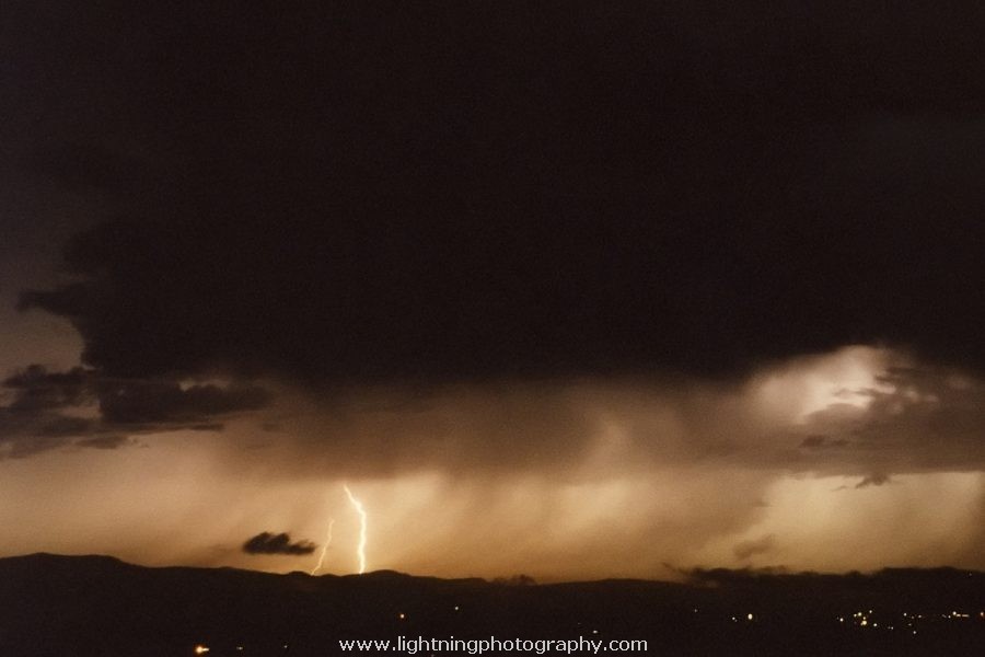 Lightning Image 2003102535