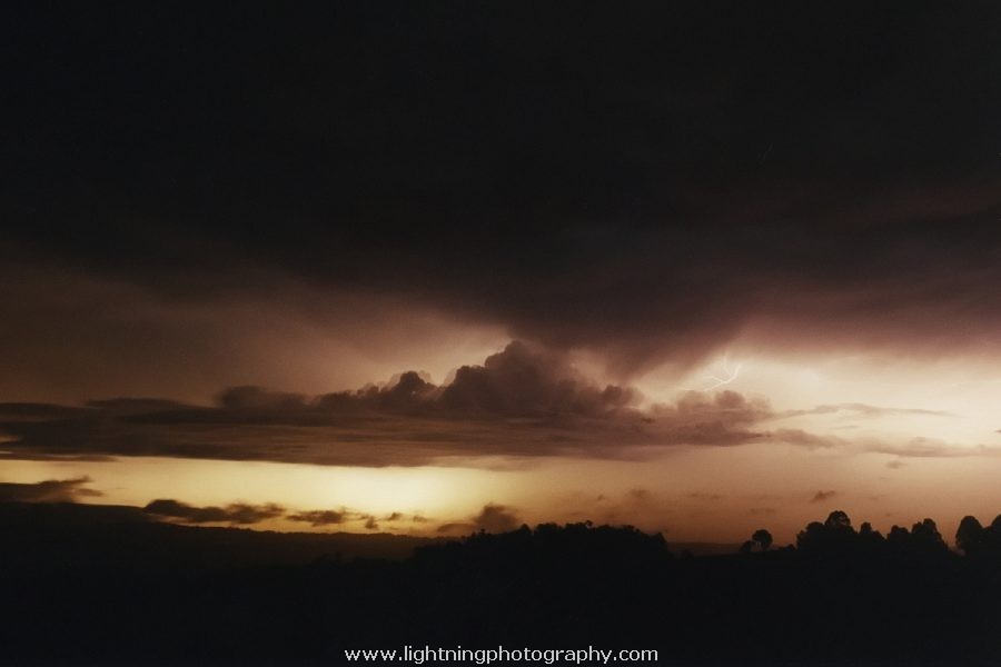 Lightning Image 2003102544