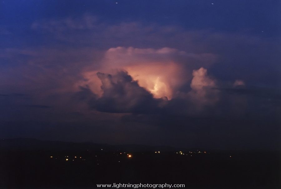 Lightning Image 2003122505