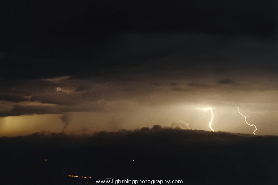 Lightning Image 2004012708