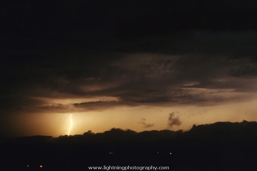 Lightning Image 2004012710