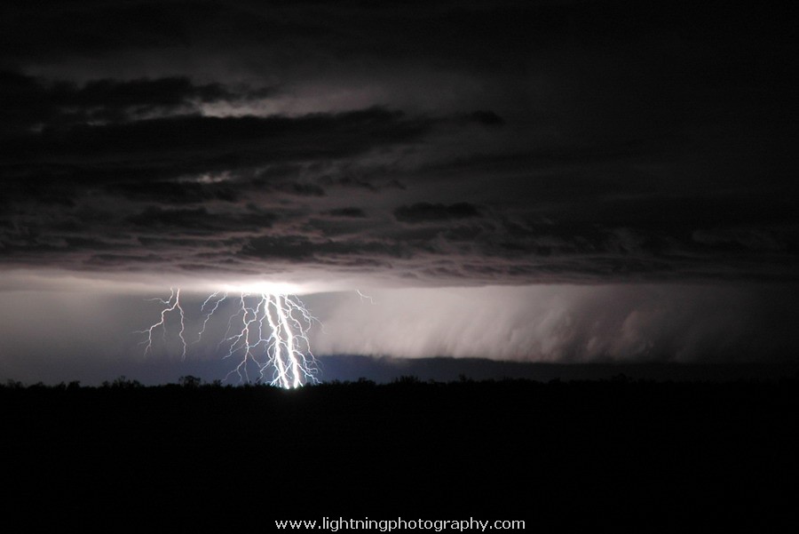 Lightning Image 2004120760