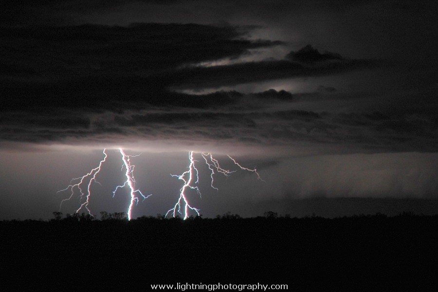Lightning Image 2004120763