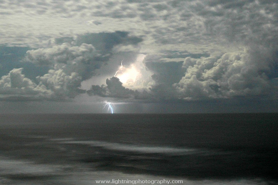 Lightning Image 2005032522