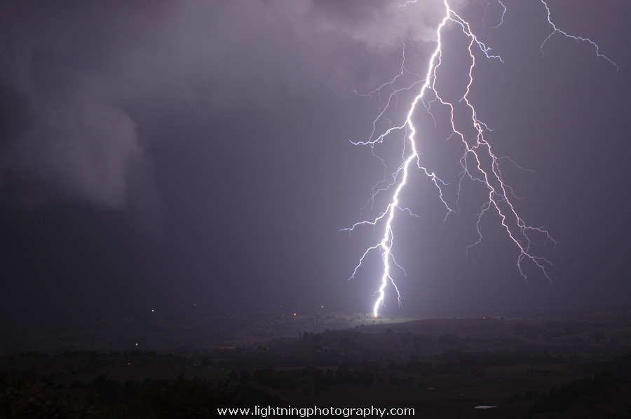 Lightning Image 2005091605